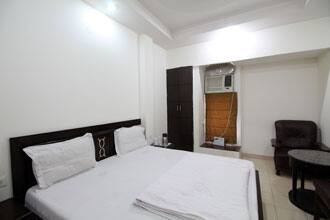 HOTEL CRYSTAL PALACE, New Delhi 3